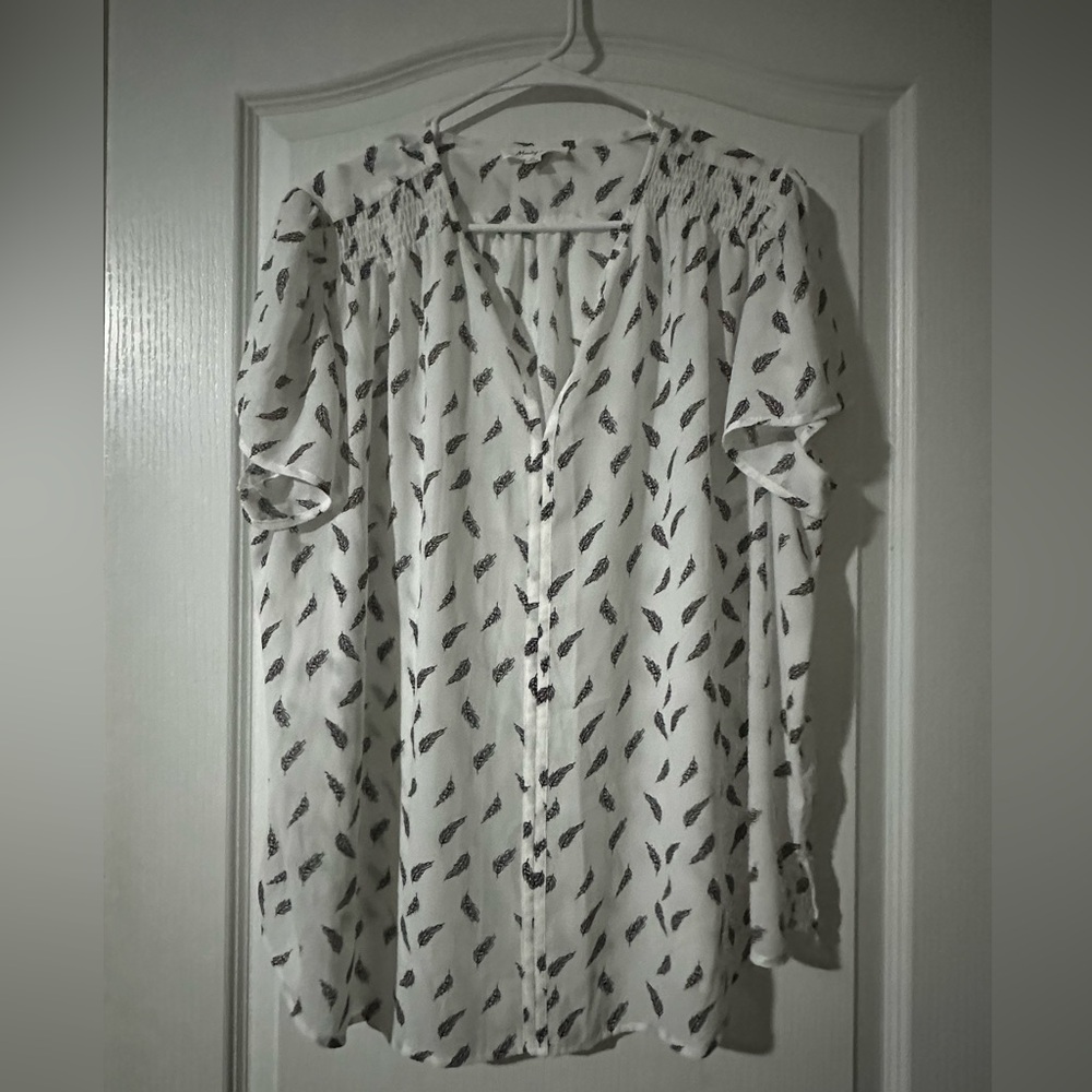 Elegant Black and White Leaf Print Blouse
